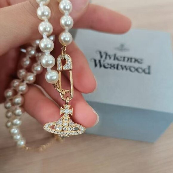 Vivienne Westwood Jewelry - Vivienne Westwood Gold and Pearl Necklace
